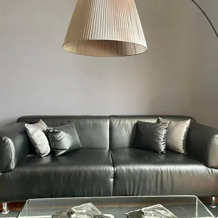 Theater Apartment *