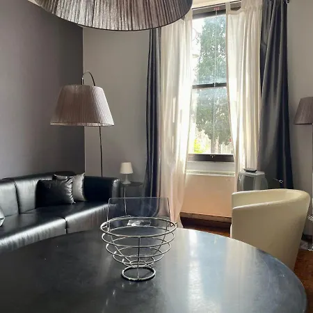Theater Apartment *